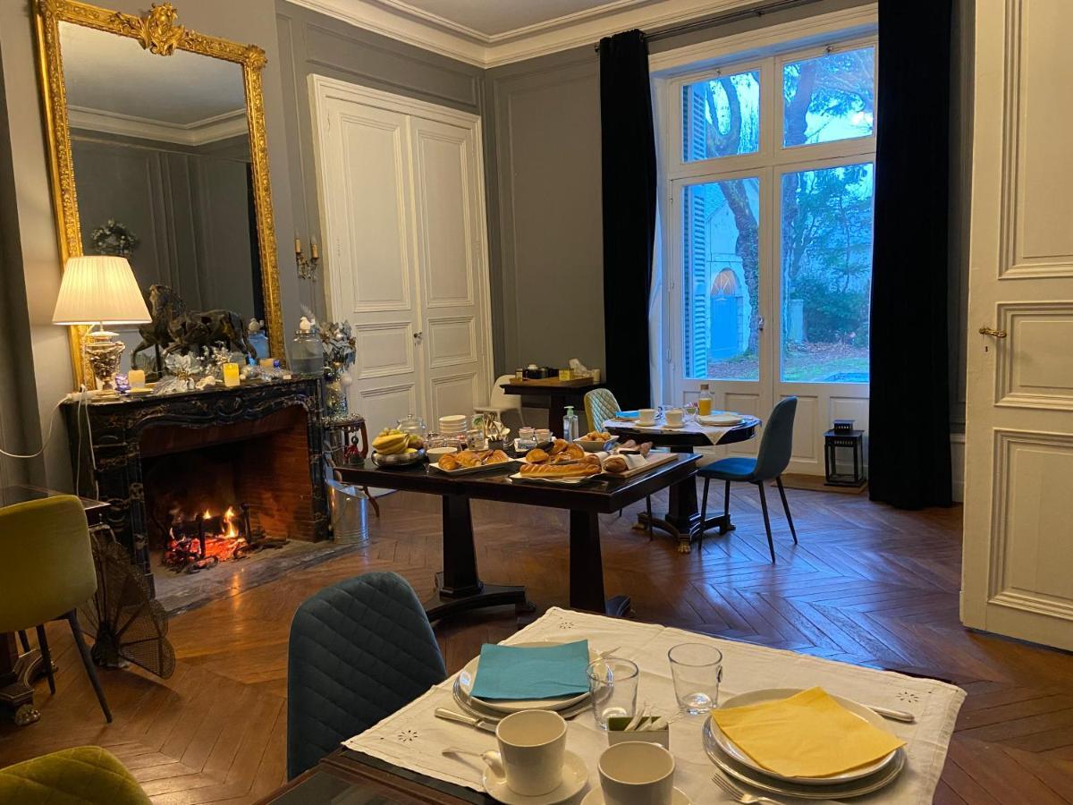 La Grande Carree Bed & Breakfast Saint-Cyr-sur-Loire Exterior photo