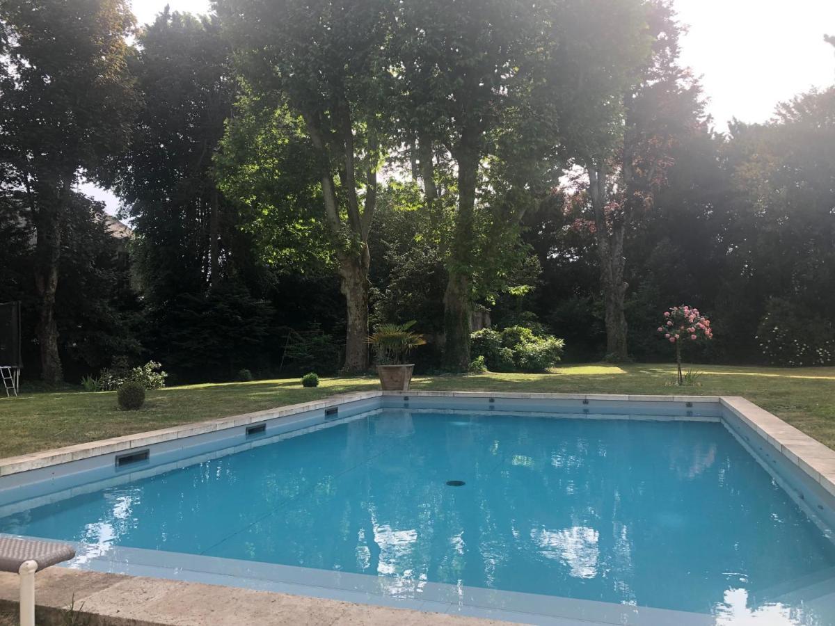 La Grande Carree Bed & Breakfast Saint-Cyr-sur-Loire Exterior photo