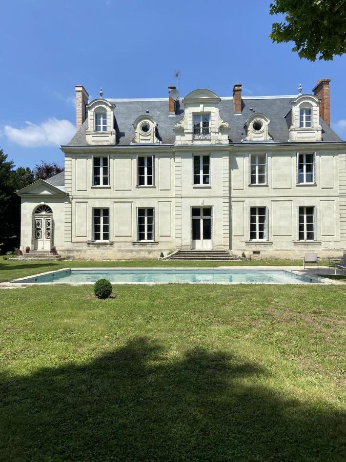 La Grande Carree Bed & Breakfast Saint-Cyr-sur-Loire Exterior photo