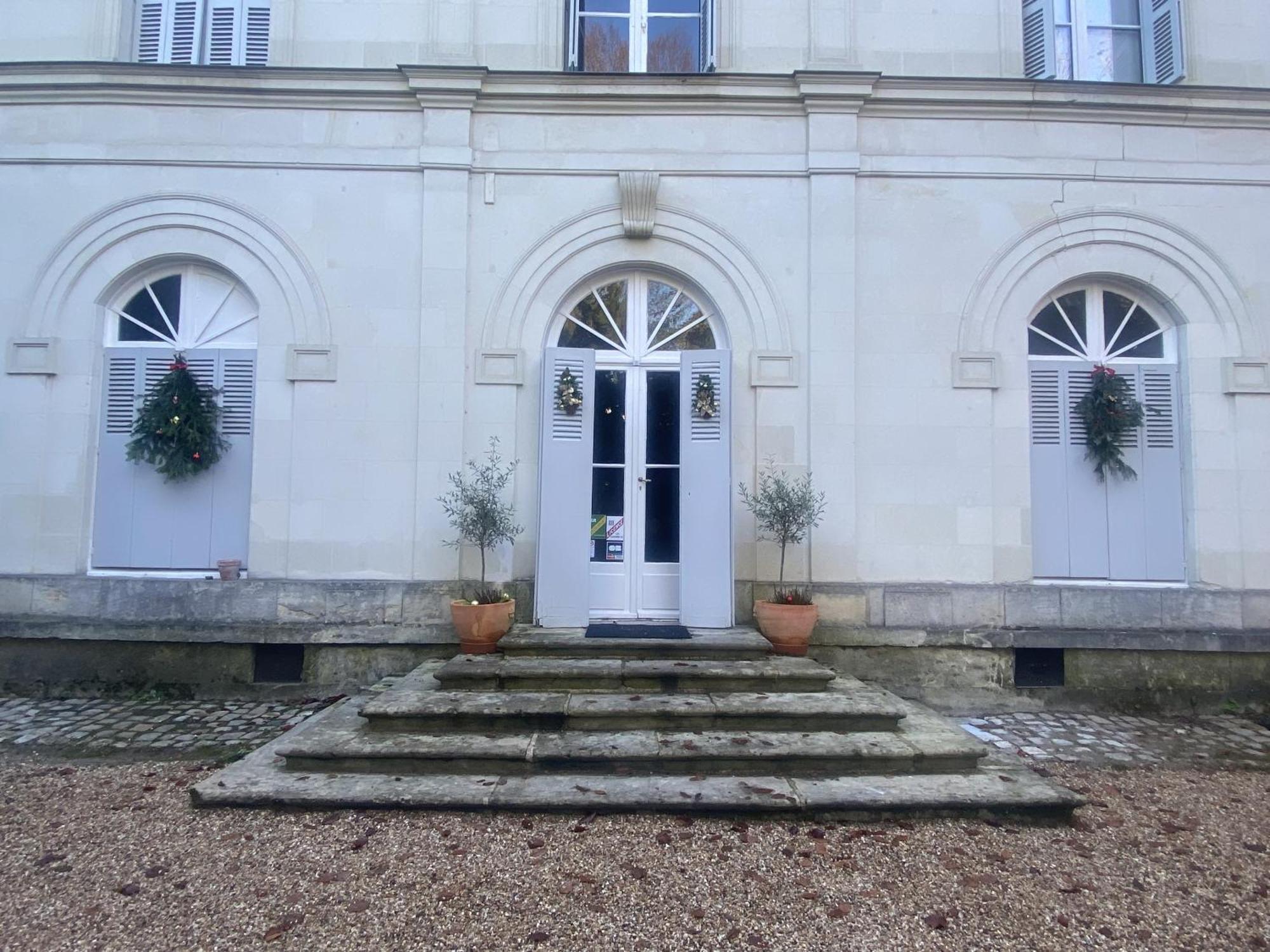 La Grande Carree Bed & Breakfast Saint-Cyr-sur-Loire Exterior photo