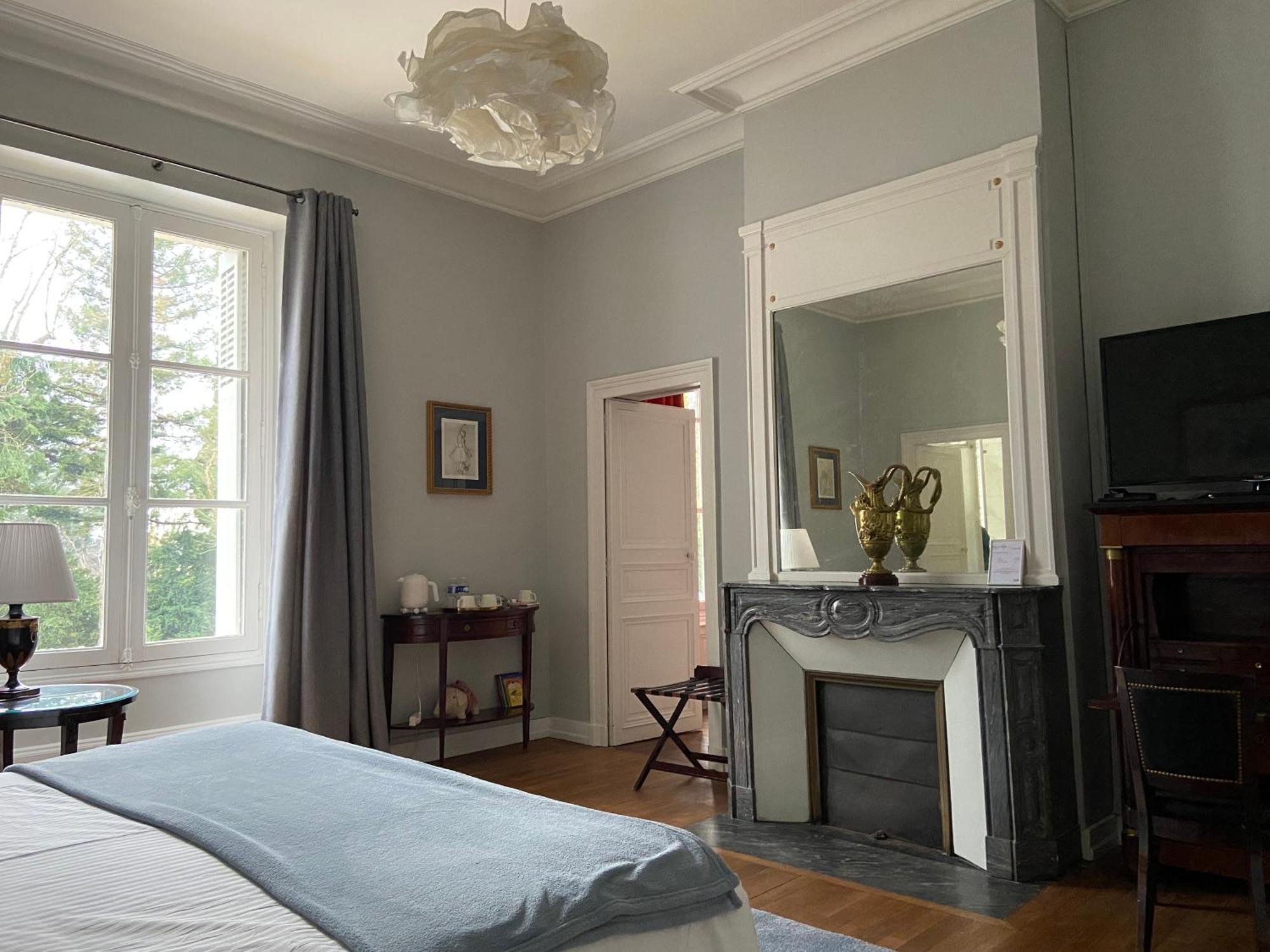 La Grande Carree Bed & Breakfast Saint-Cyr-sur-Loire Room photo